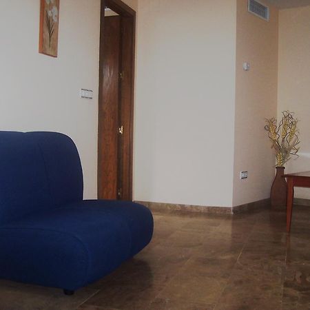 Hotel Al-Yussana Лусена Екстериор снимка