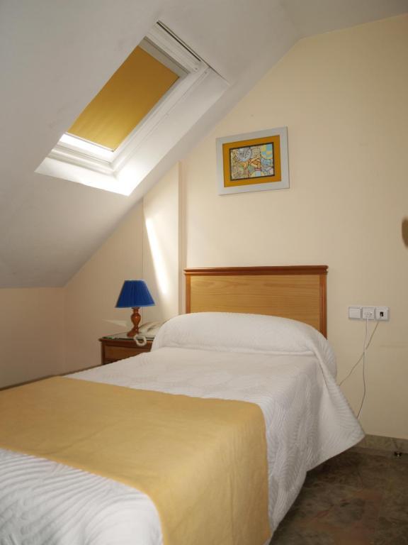 Hotel Al-Yussana Лусена Стая снимка