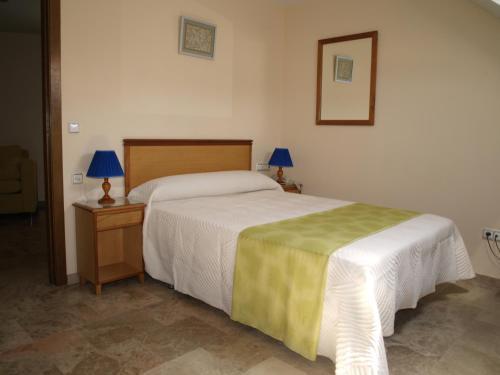 Hotel Al-Yussana Лусена Екстериор снимка