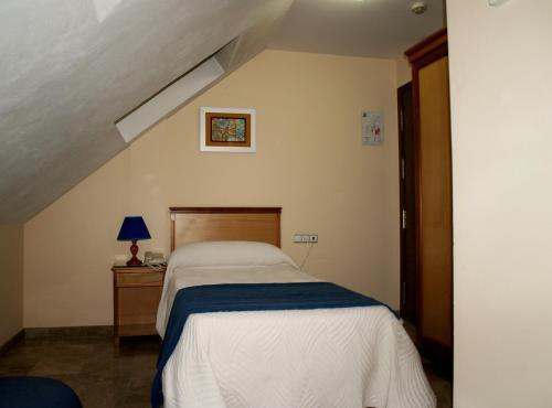 Hotel Al-Yussana Лусена Екстериор снимка