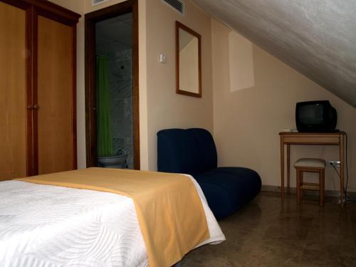 Hotel Al-Yussana Лусена Екстериор снимка